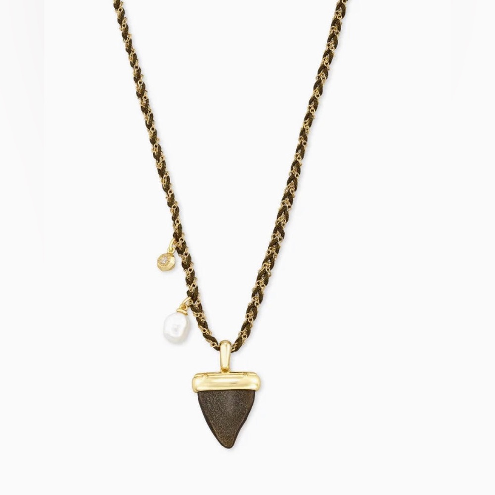 KENDRA SCOTT Gold and Black Pendant Necklace shark tooth
